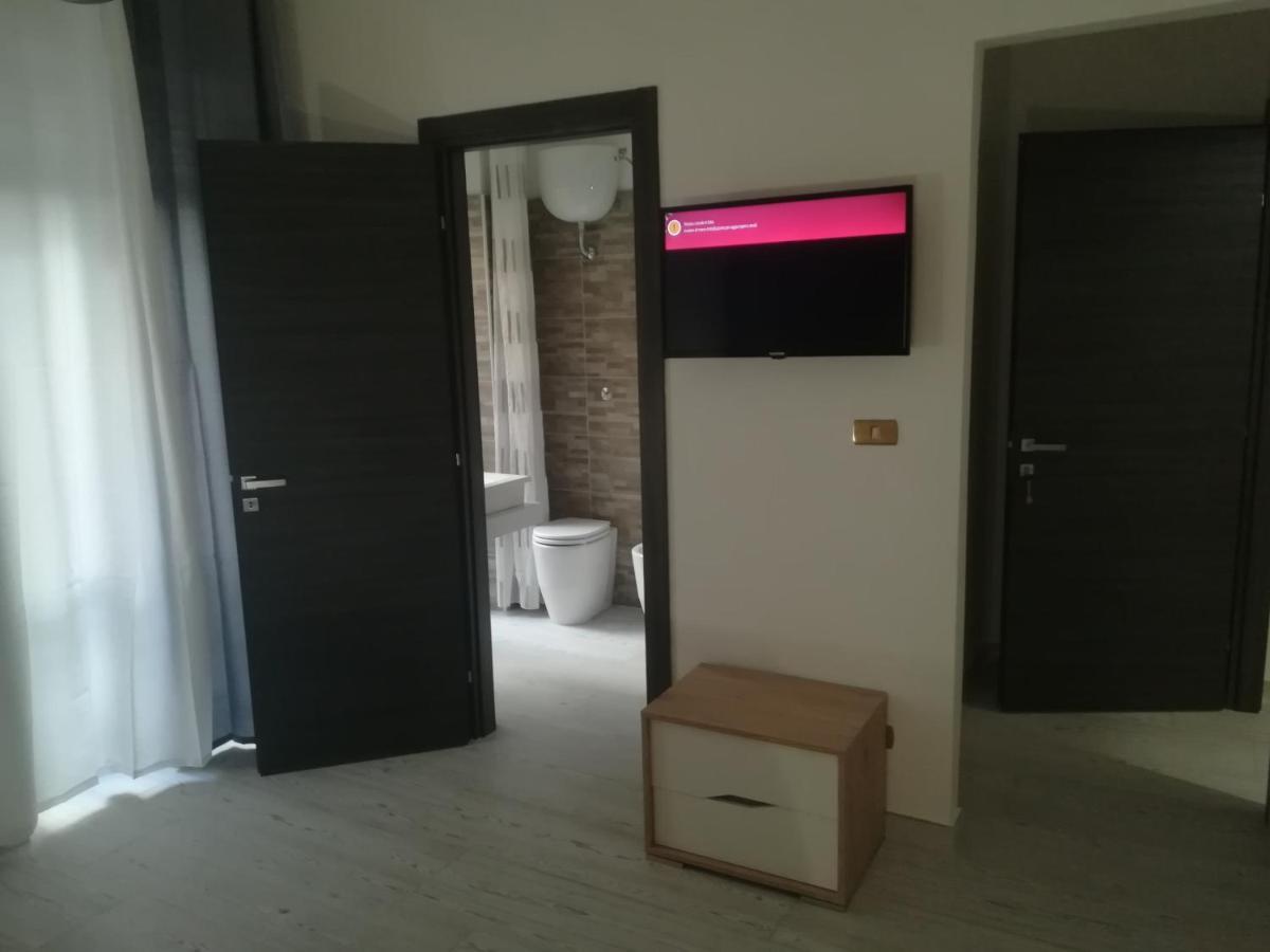 Home Mazzei Piazza Bilotti Cosenza Chambre photo