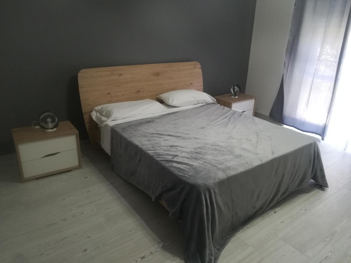 Home Mazzei Piazza Bilotti Cosenza Chambre photo