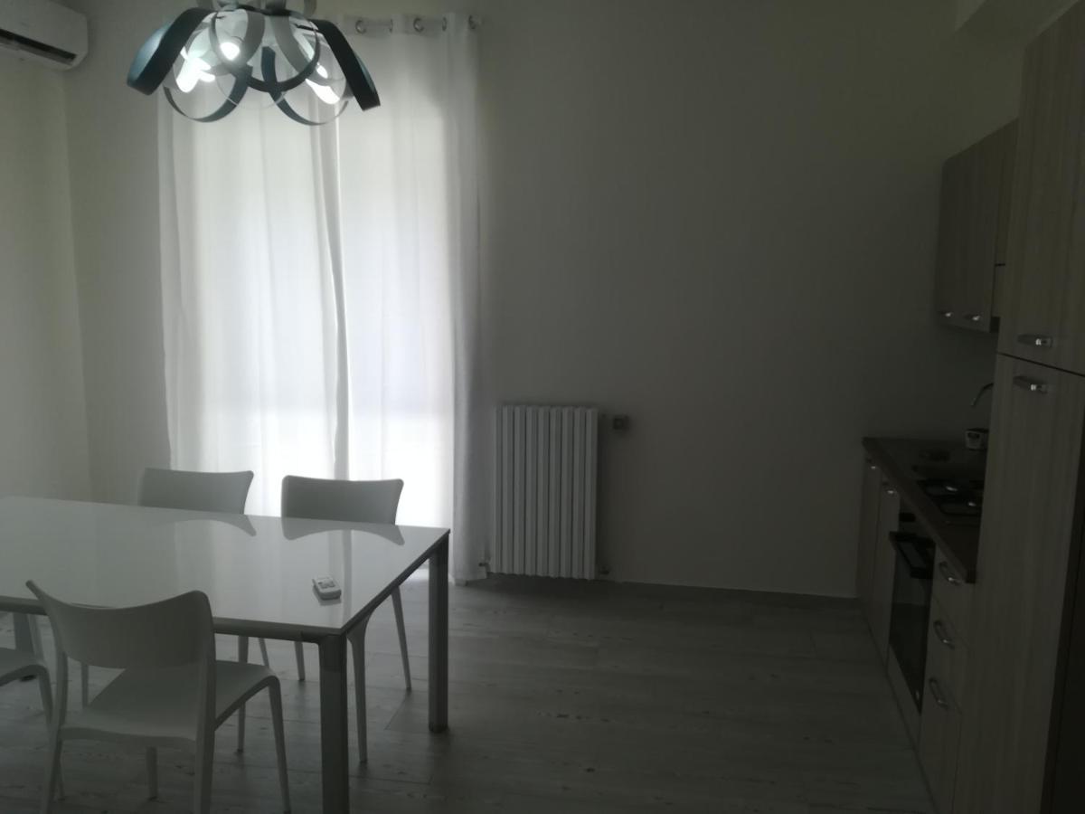 Home Mazzei Piazza Bilotti Cosenza Chambre photo